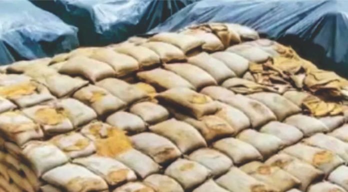 Indian poultry industry appeals to government for damaged grains