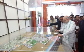 Amit Shah inaugurates a new animal feed plant at Sabar Dairy in Himatnagar, Gujarat.