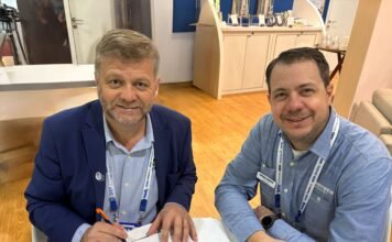 Hy-Line introduces Nova-Tech’s latest hatchling support technology to support its parent stock customers in India